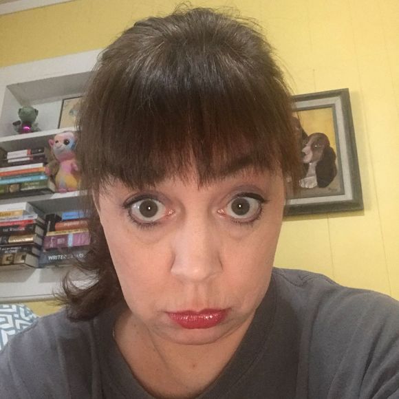 Meet your Posher, Jennifer - Picture 1 of 1